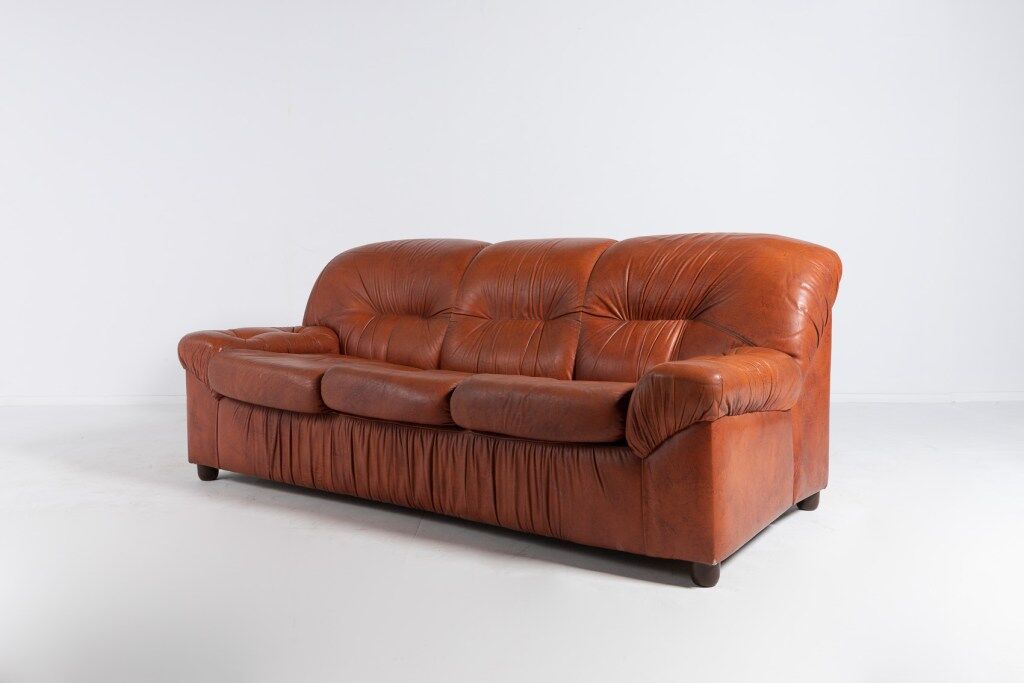 Mid-century leather sofa from the 1960s, Italy