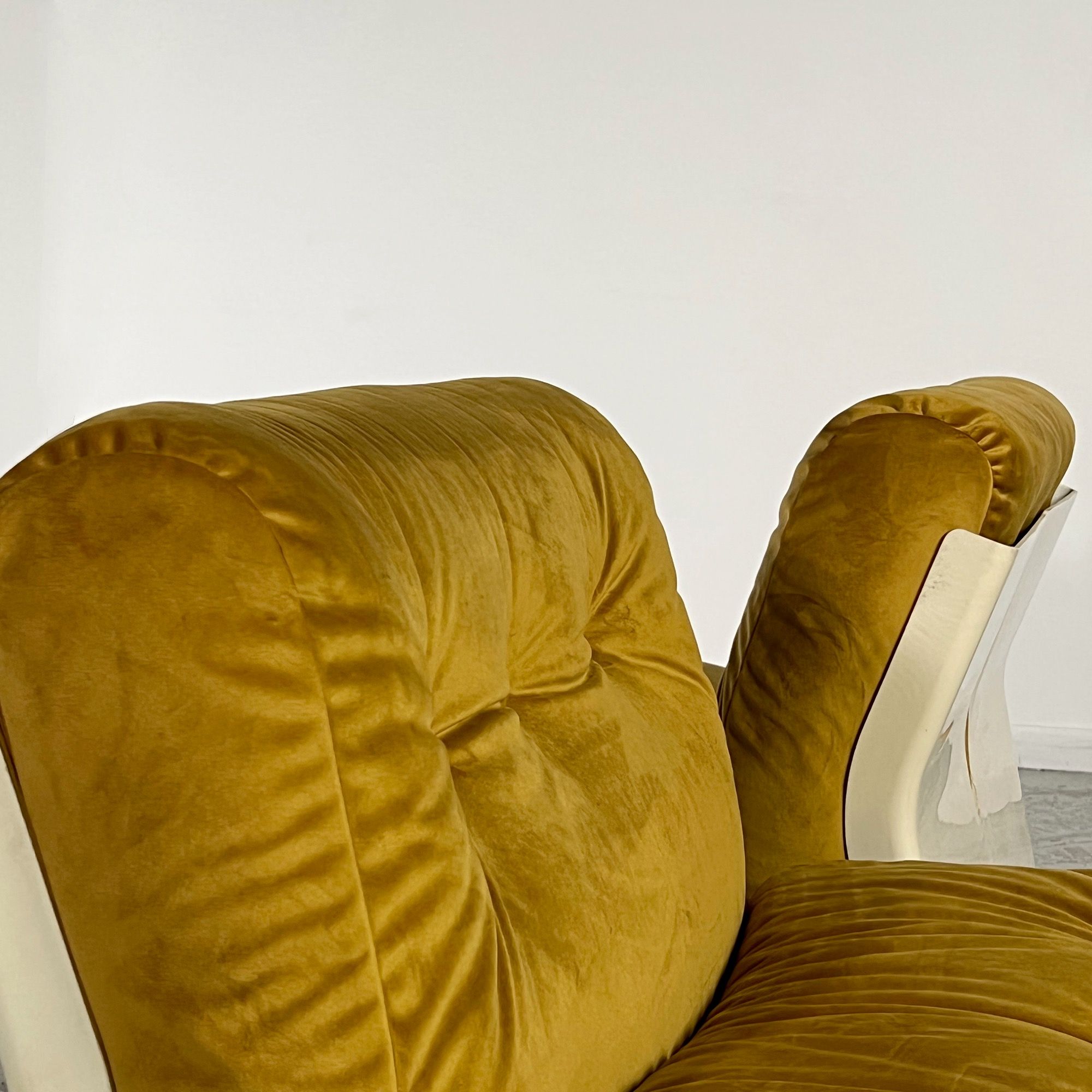 Pair of Amanta chauffeuses by Mario Bellini for B&B Italia 1960s