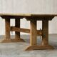 Table de style monastère