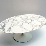 Table basse tulipe ovale par Eero Saarinen pour Knoll, années 1960