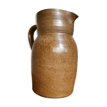 Large pitcher in pyrity sandstone