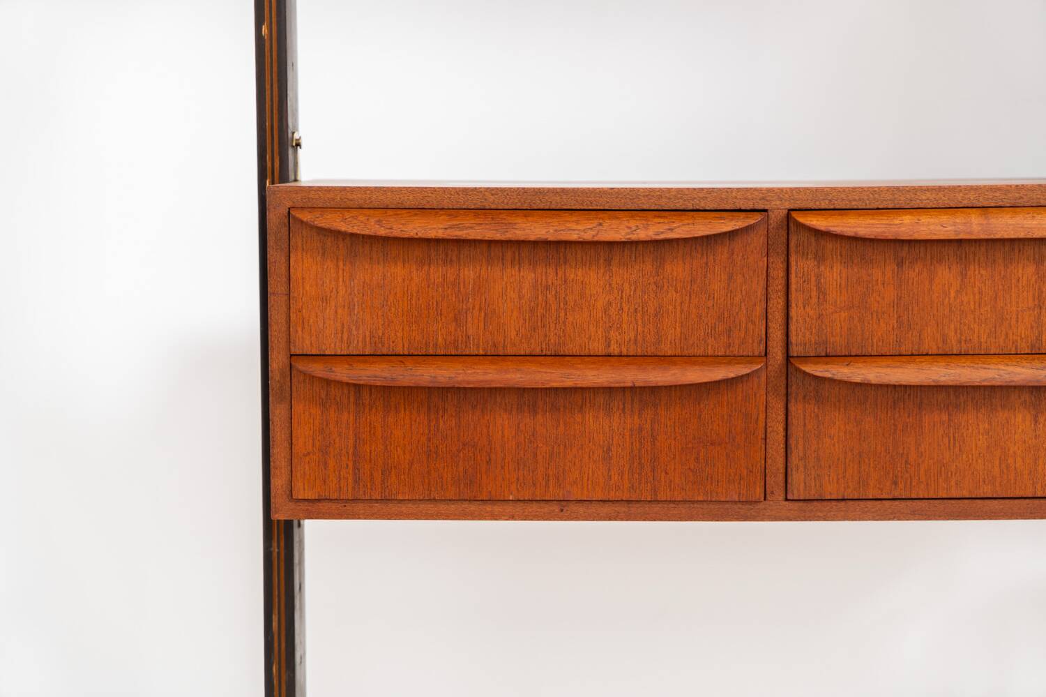 Elément mural modulable / séparateur de pièce en teck (Suède, années 1950).