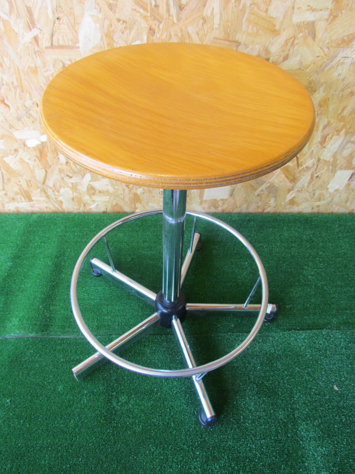 Turning industrial stool