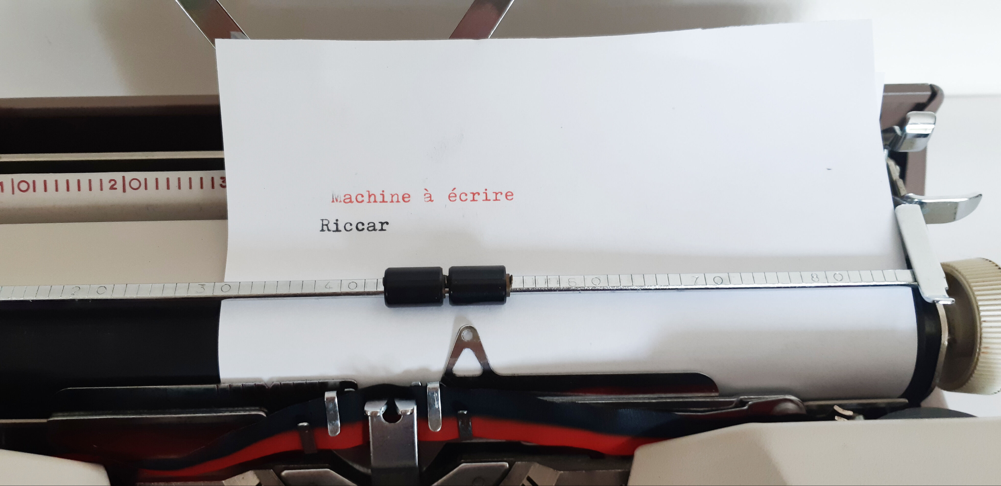 Portable, functional Riccar typewriter