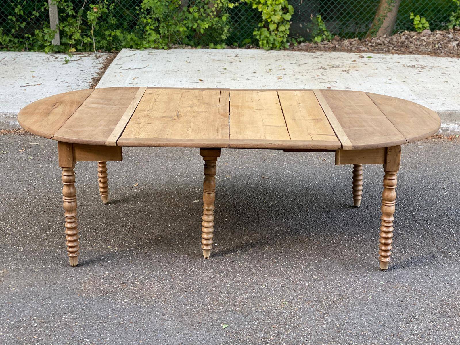 Louis Philippe XVIII century extendable round dining table, renovated, 200cm