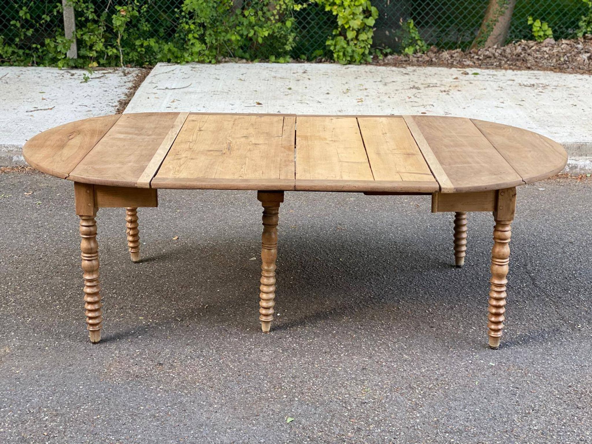 Louis Philippe XVIII century extendable round dining table, renovated, 200cm