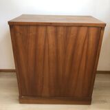 Simple and elegant 1950s bar