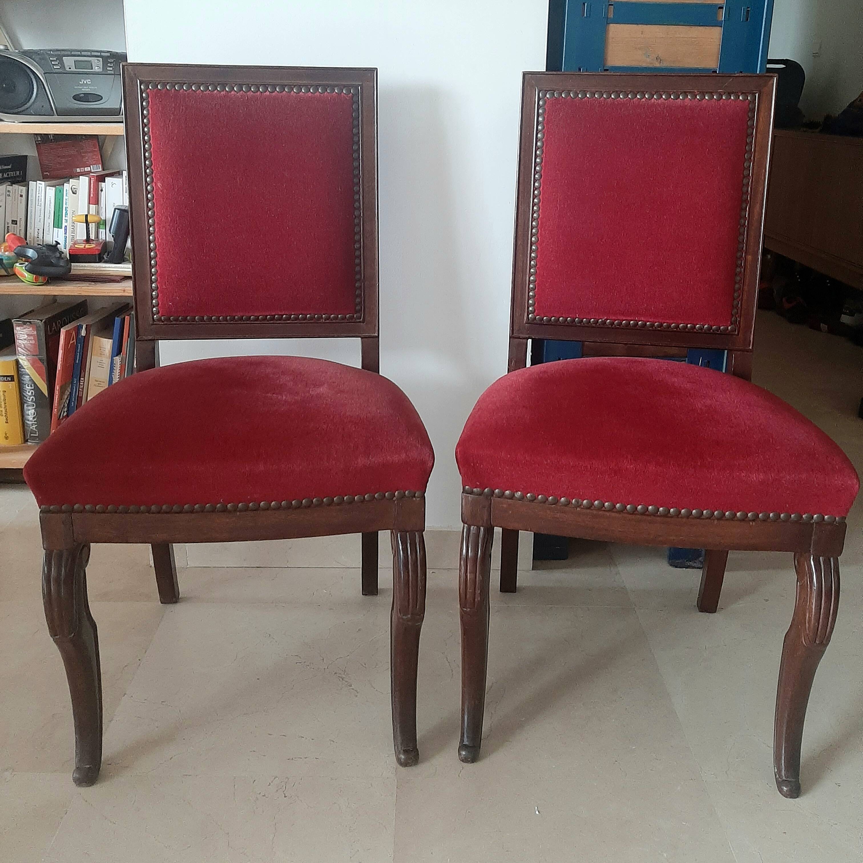 2 chaises antiques style Restauration en noyer et velours bordeaux