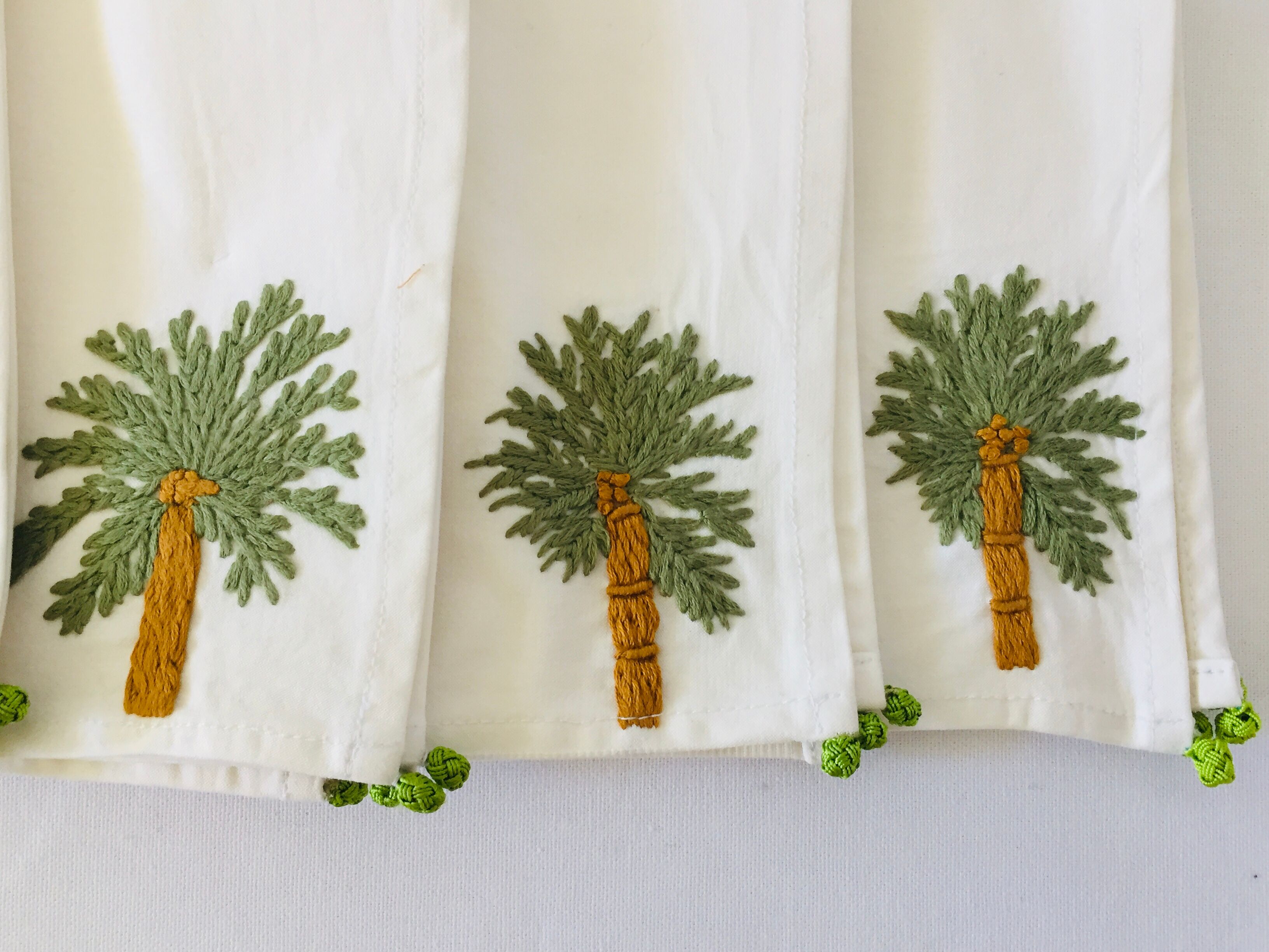 Serviettes brodées palmier