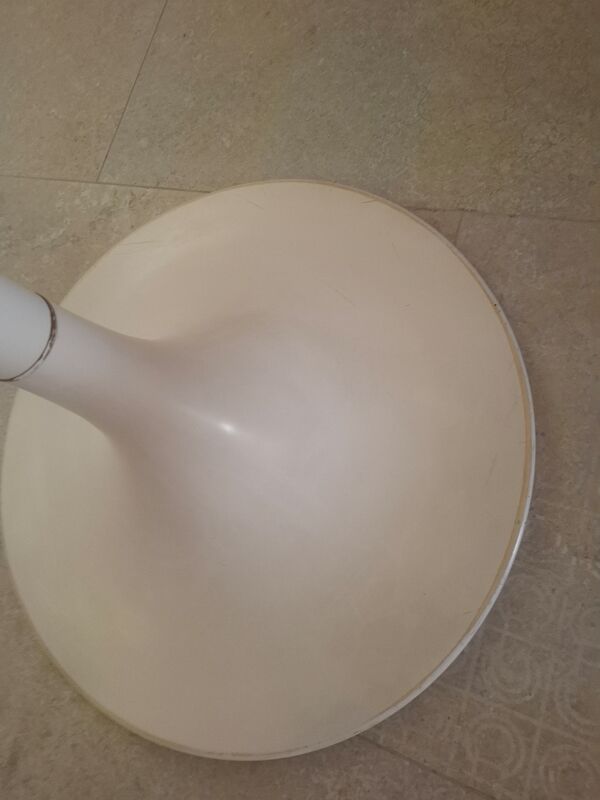 Table ronde pied tulipe