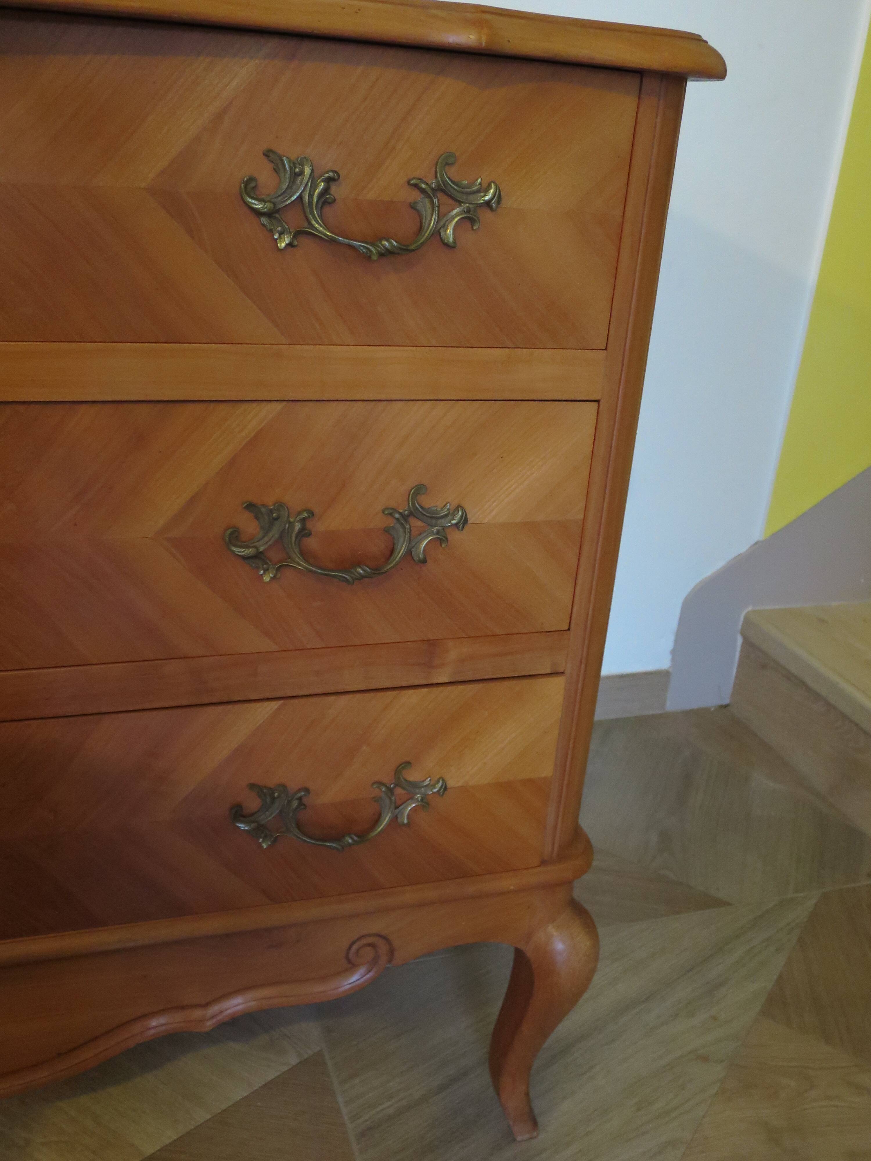 Louis XV style 3-drawer chest of drawers in solid wood