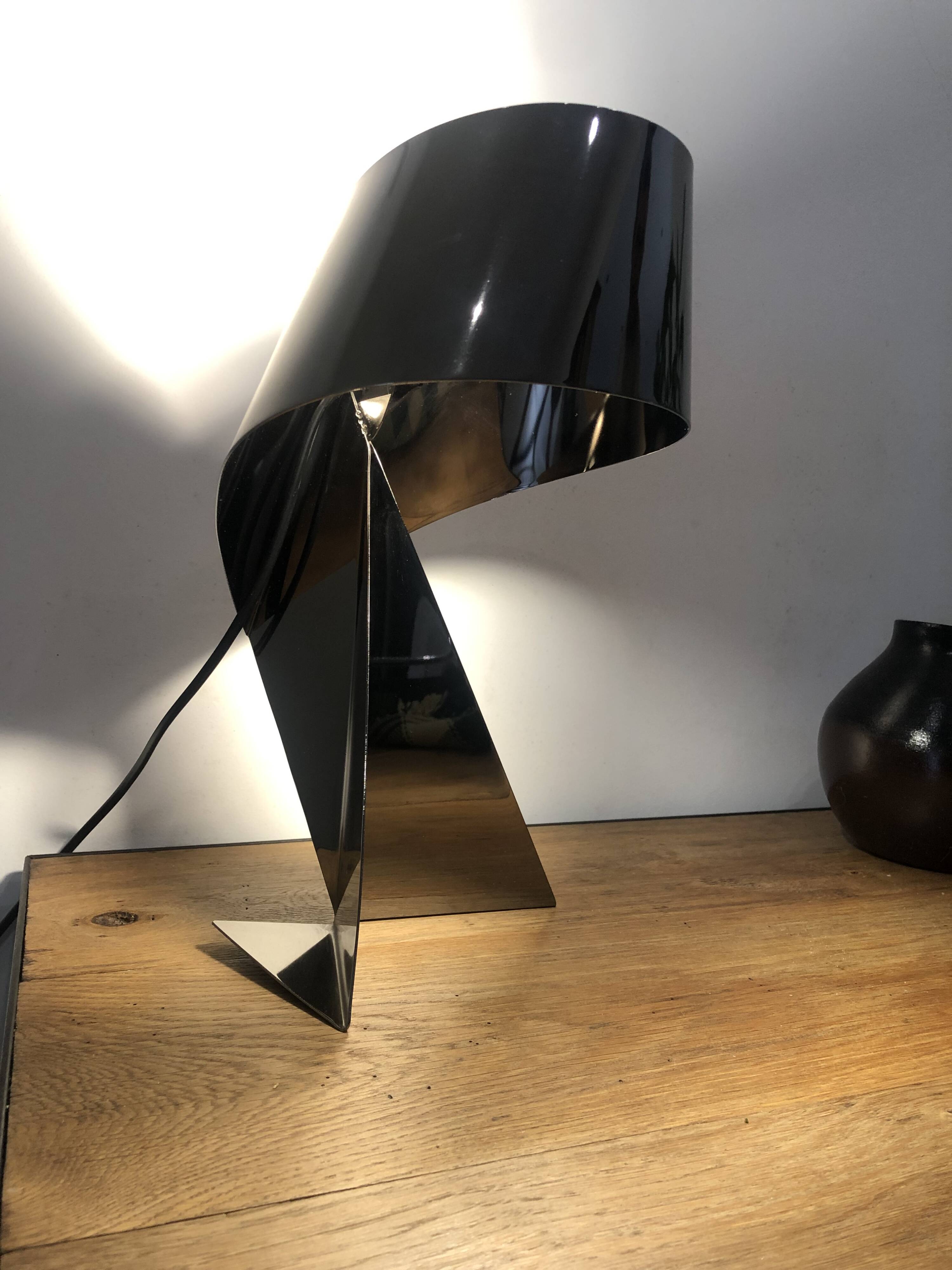 Ribbon Habitat Lamp