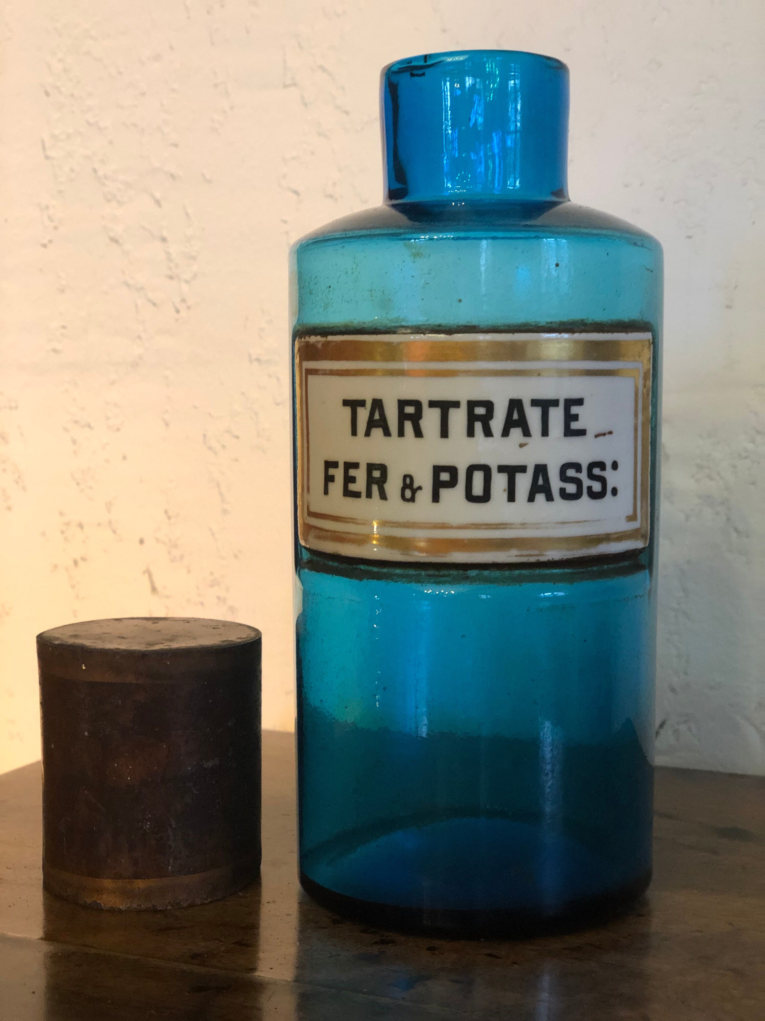 Napoleon lll pharmacy pot