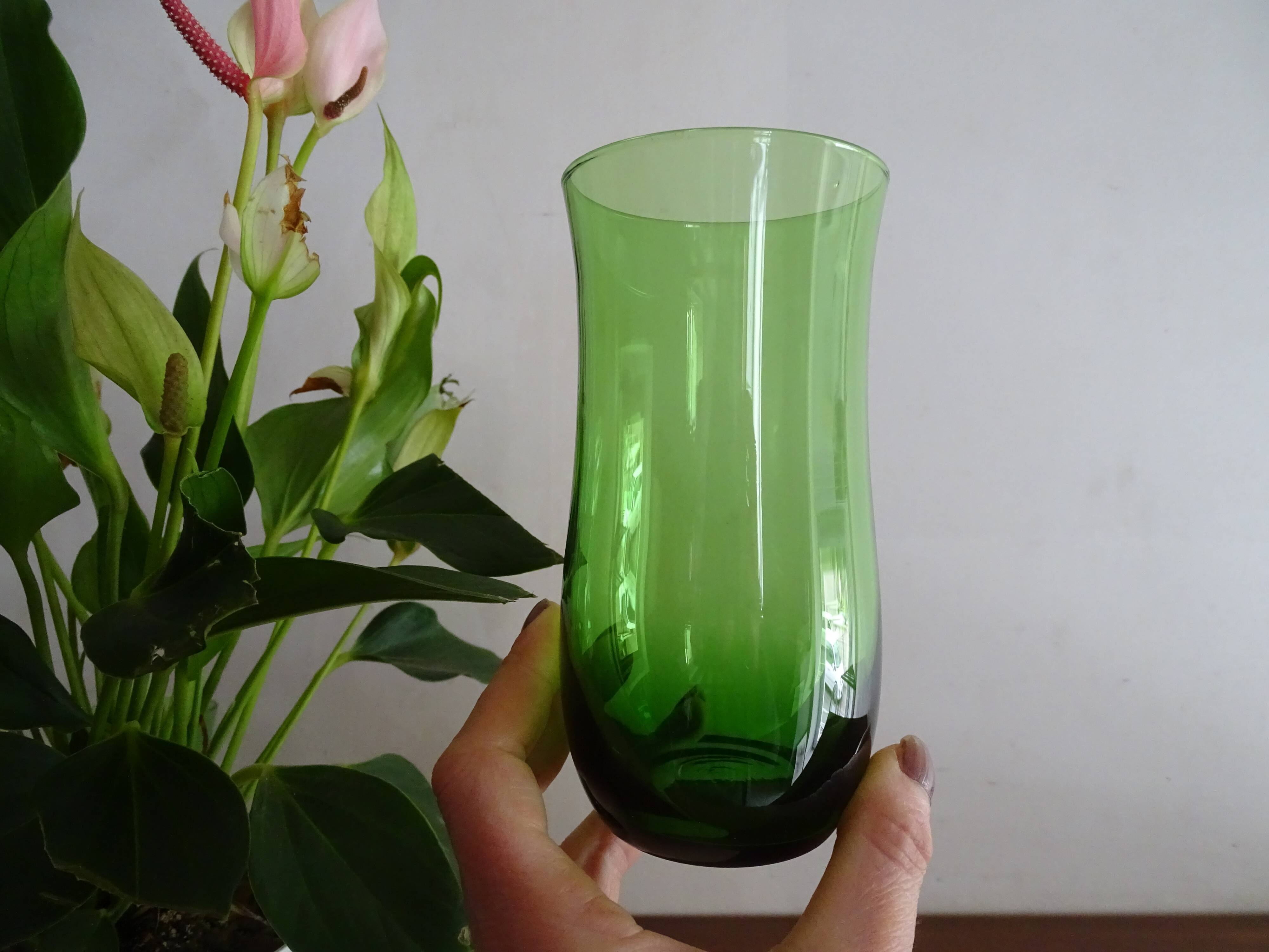 8 glasses water blown glass vintage green