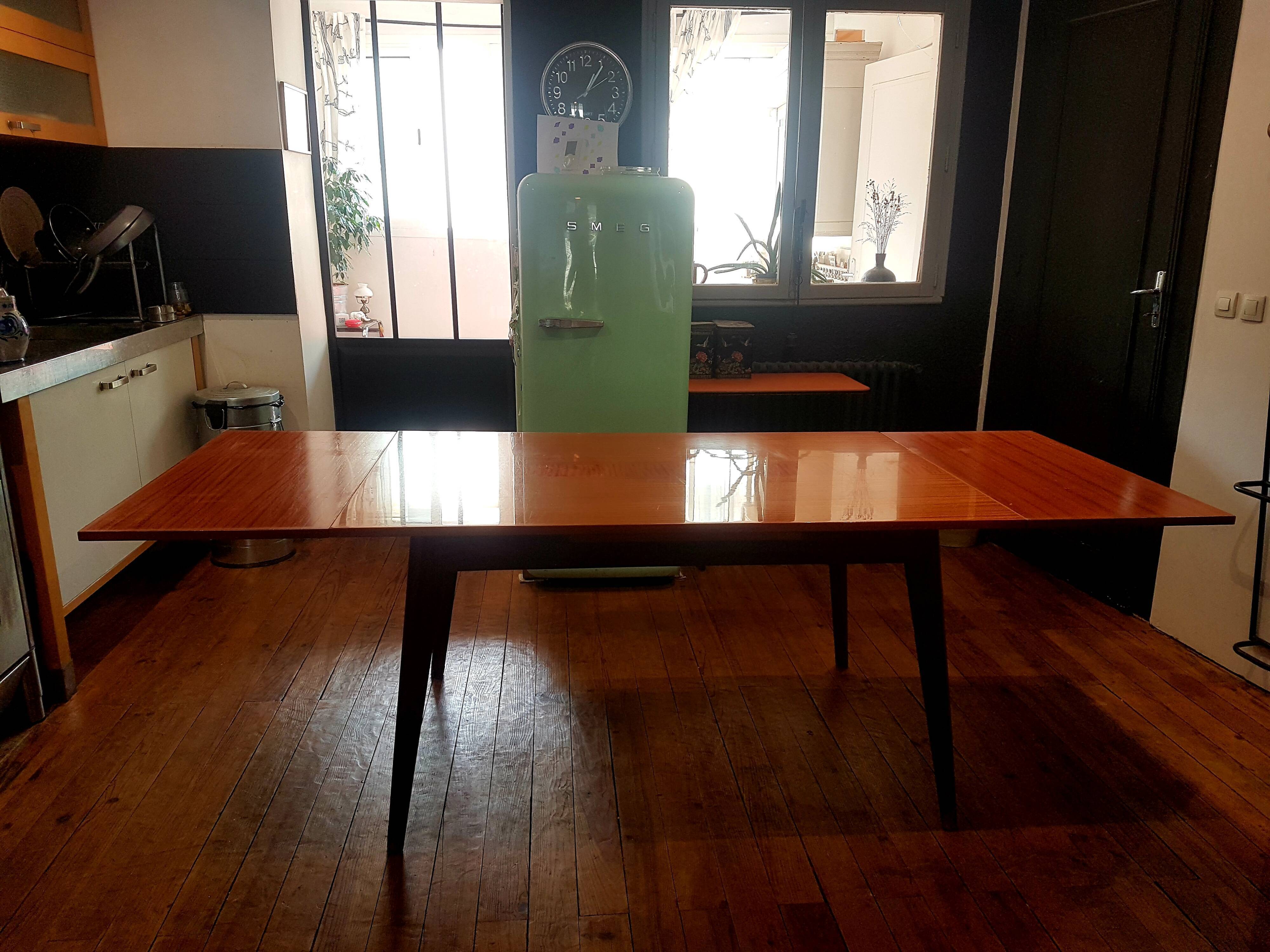 Table with extensions compass legs