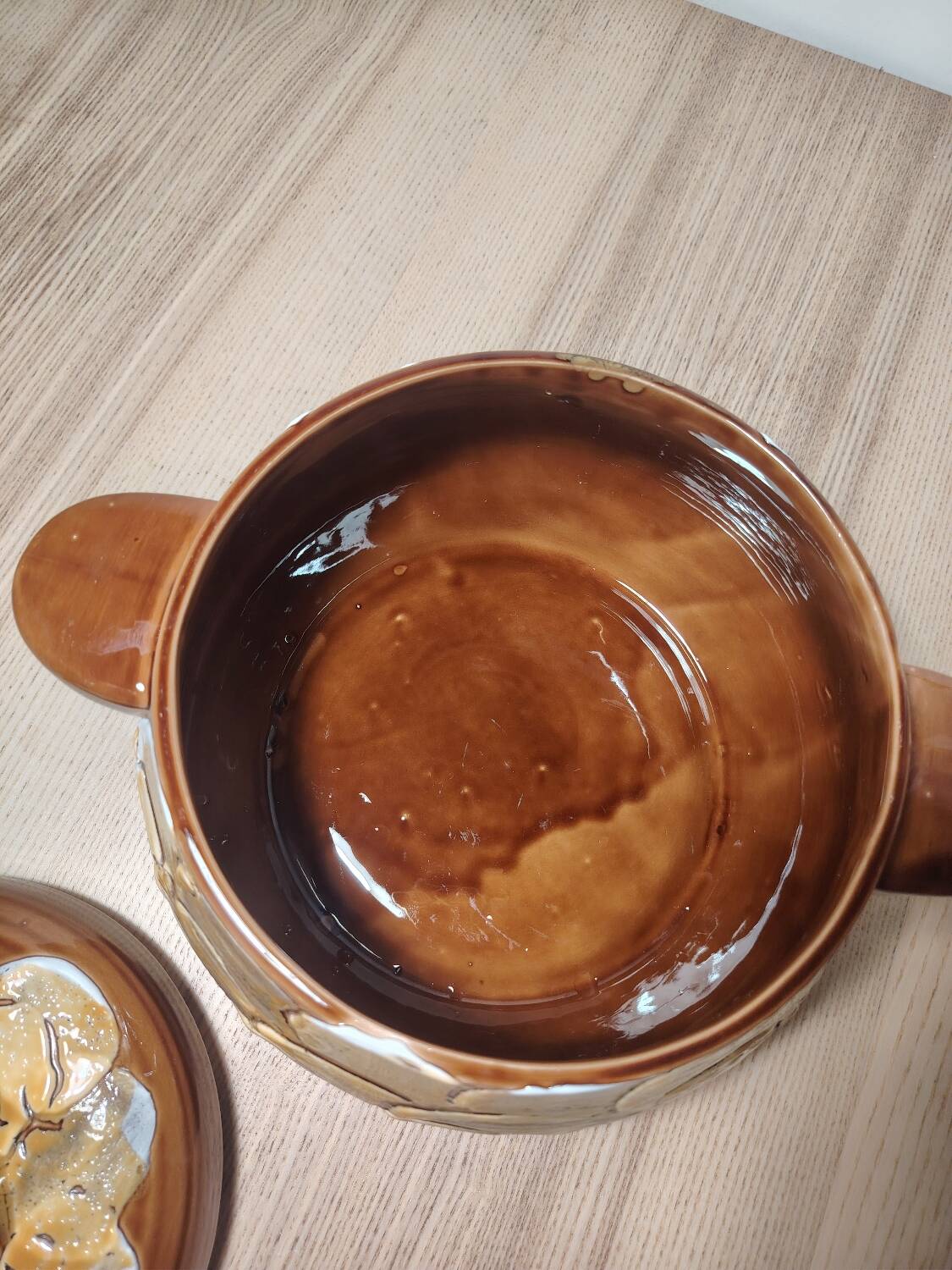 Ceramic pot with lid from the 1960s