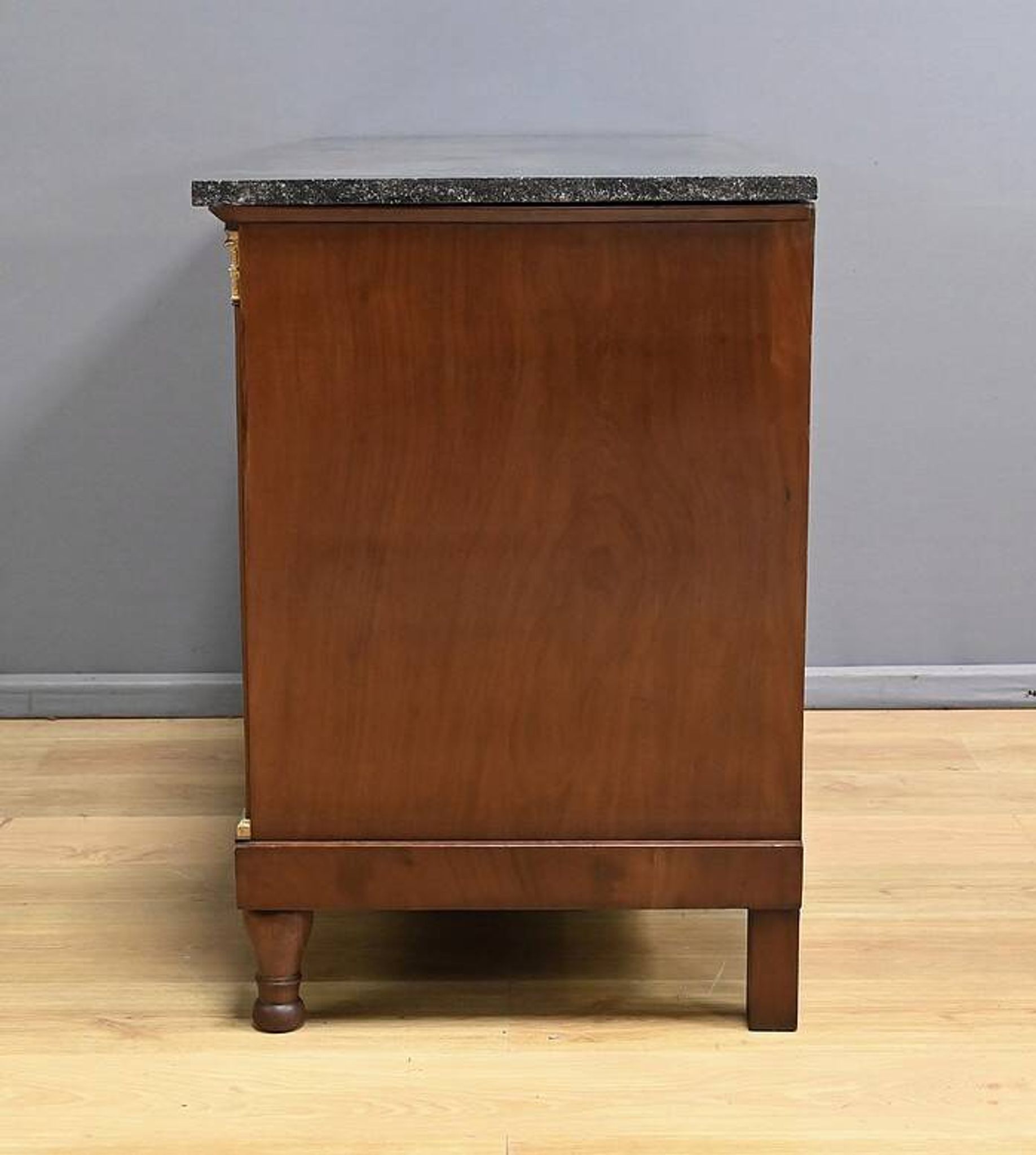 Return from Egypt chest of drawers in mahogany, Empire period – Early 19th century
