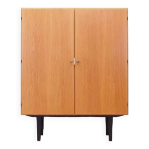 Armoire en frêne, design