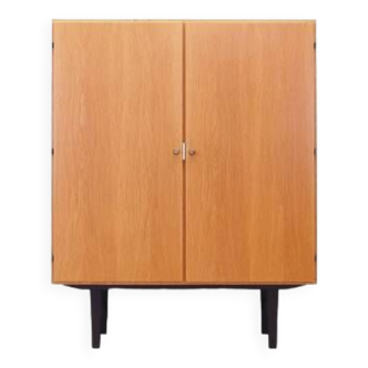 Armoire en frêne, design danois, années 1970, production : Danemark