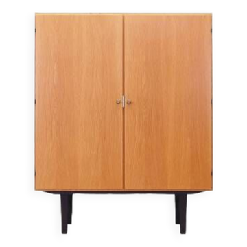 Armoire en frêne, design danois, années 1970, production : Danemark