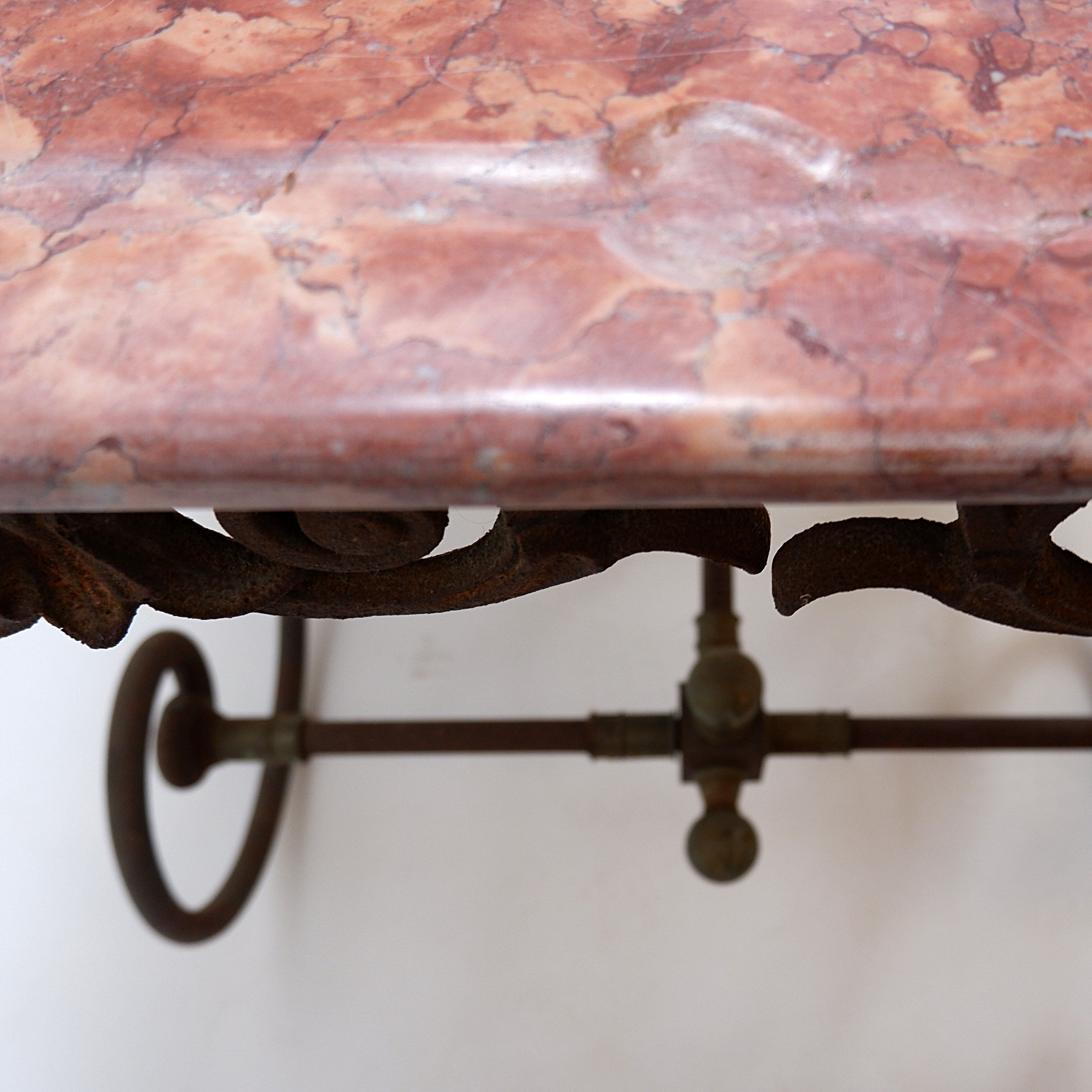 Large 19th-century French butcher's table in wrought iron and red marble