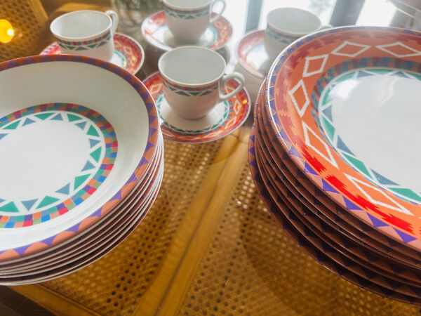 Service assiettes et tasses Geneviève Lethu Indien