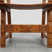 Chaise latérale ibérique en chêne sculpté rustique, Espagne vers 1900