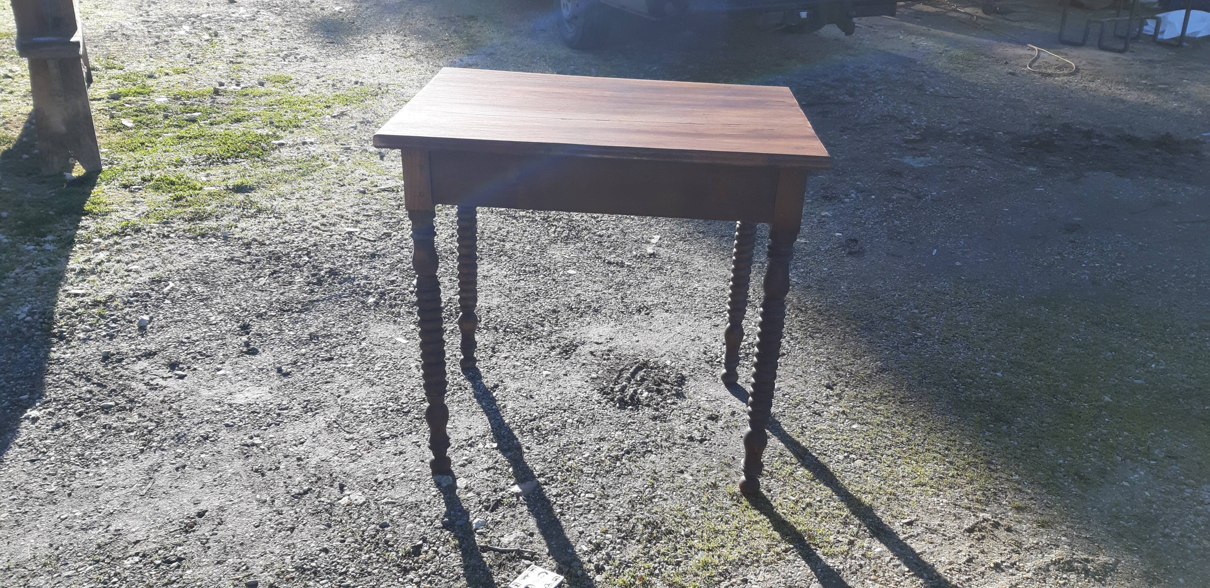 Walnut table 19th 1 drawer