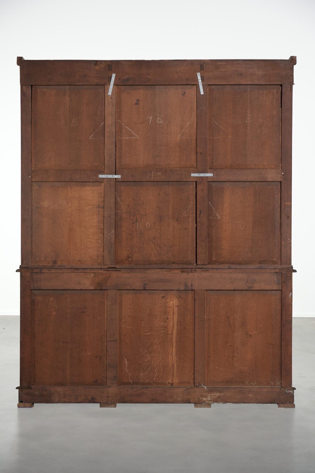 Antique English buffet/bookcase from the 19th century with original glass