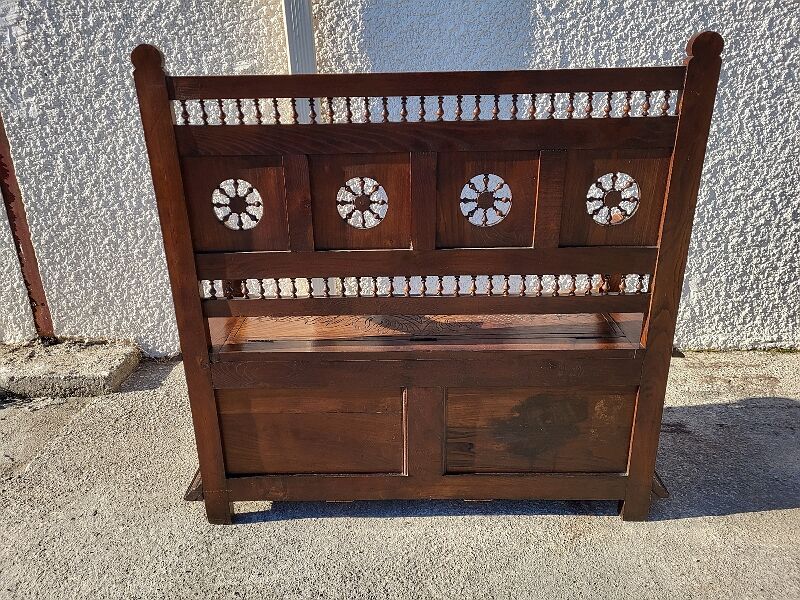 Breton chest bench hunting scene in chene