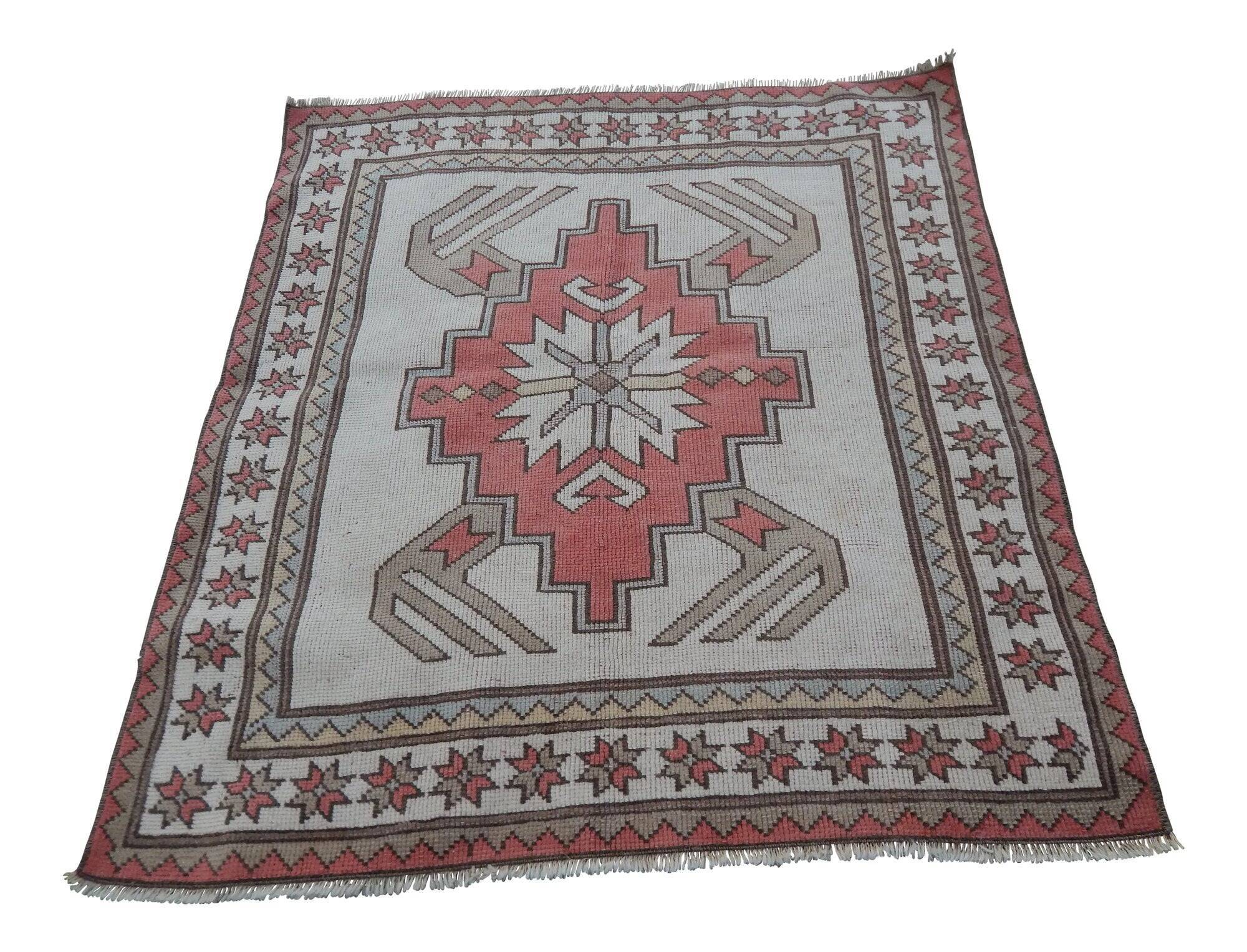 Vintage handmade Turkish rug 116x122 cm