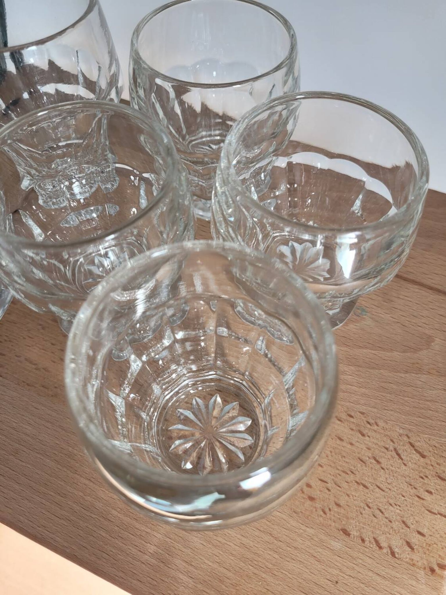Set of 6 small 1930s glasses