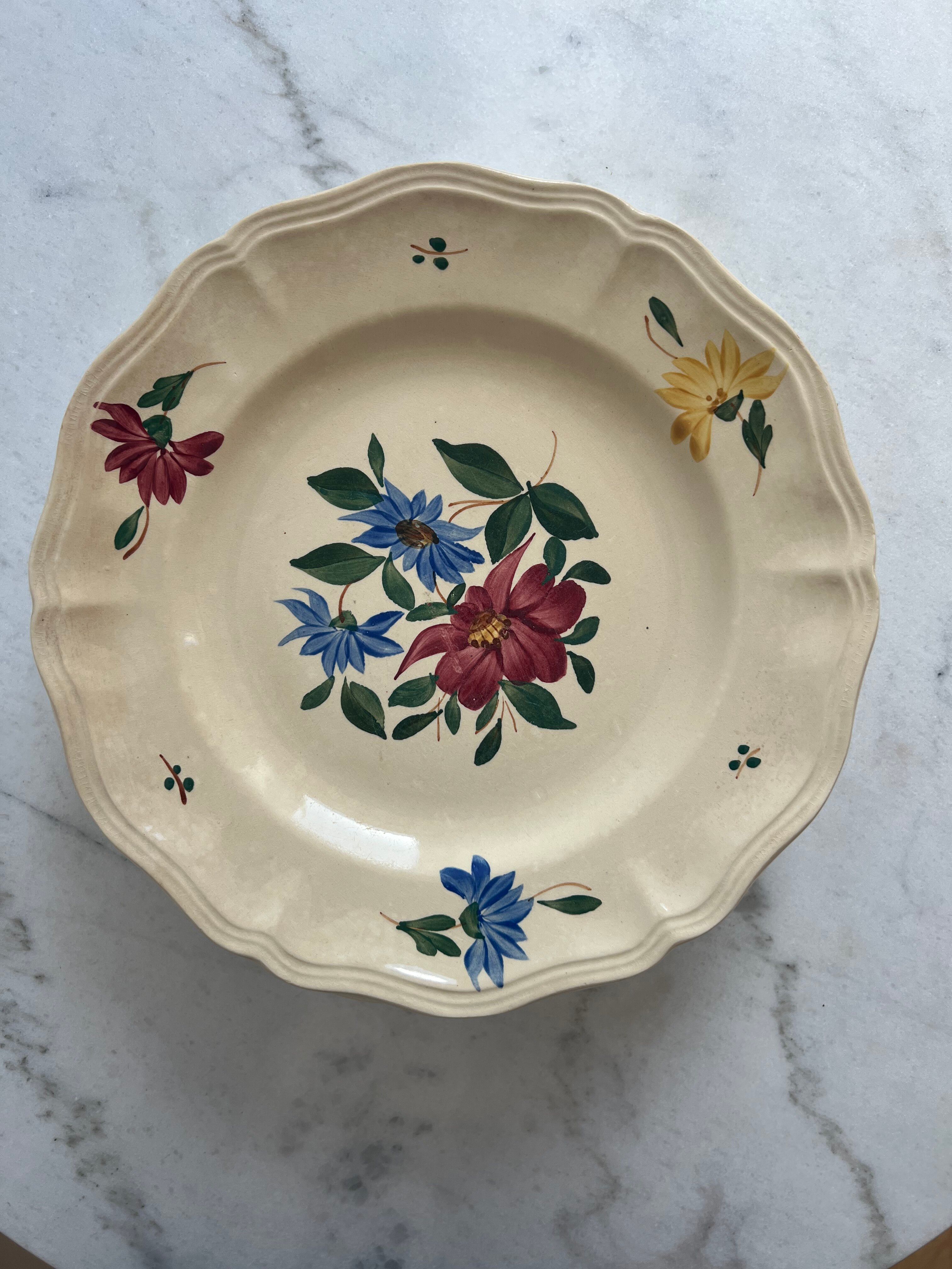 Set of 8 flat plates Sarreguemines and Digoin