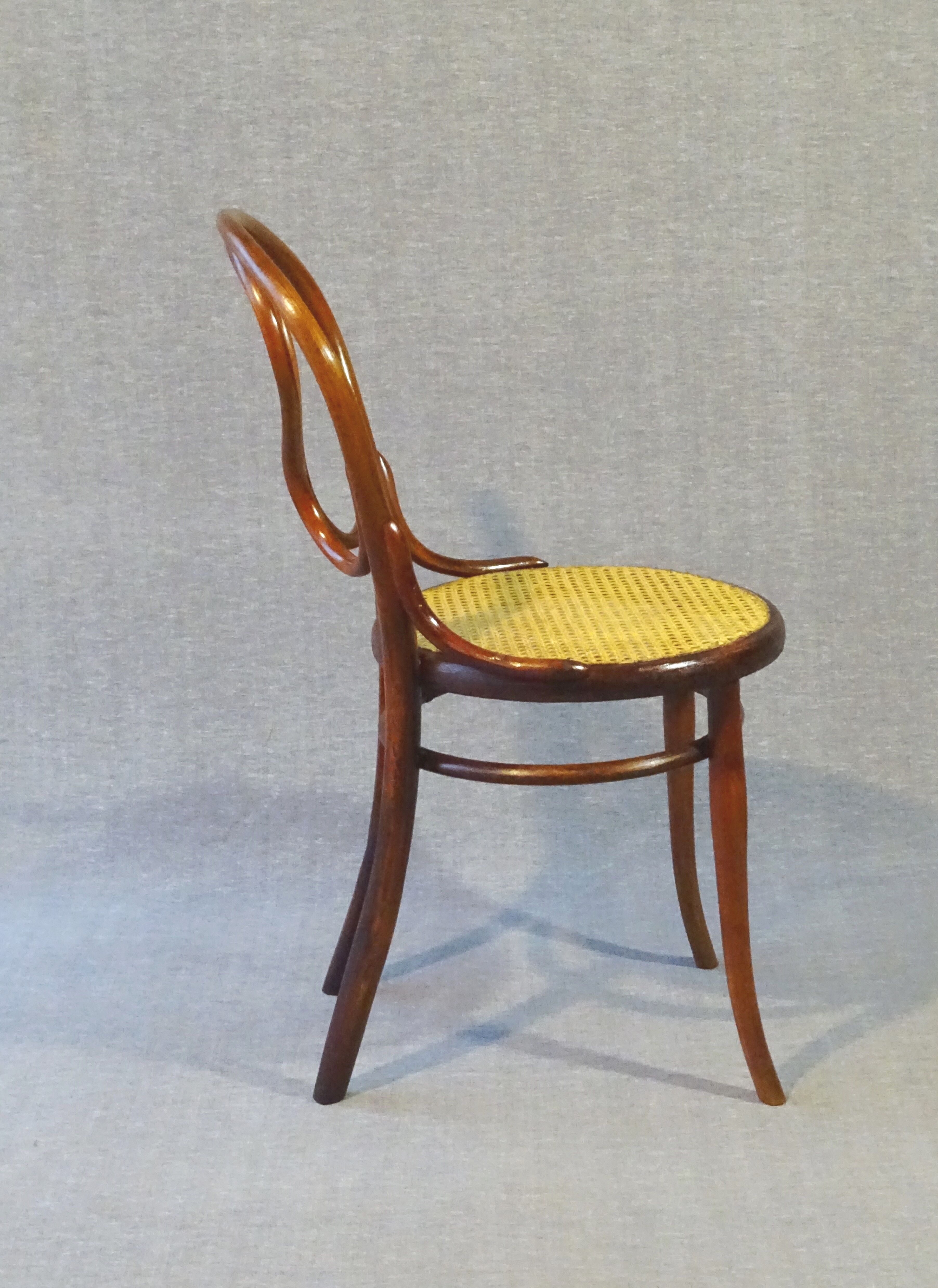 Chair Ca, 1890 Thonet N°20 "OMEGA"cannée, Bistrot