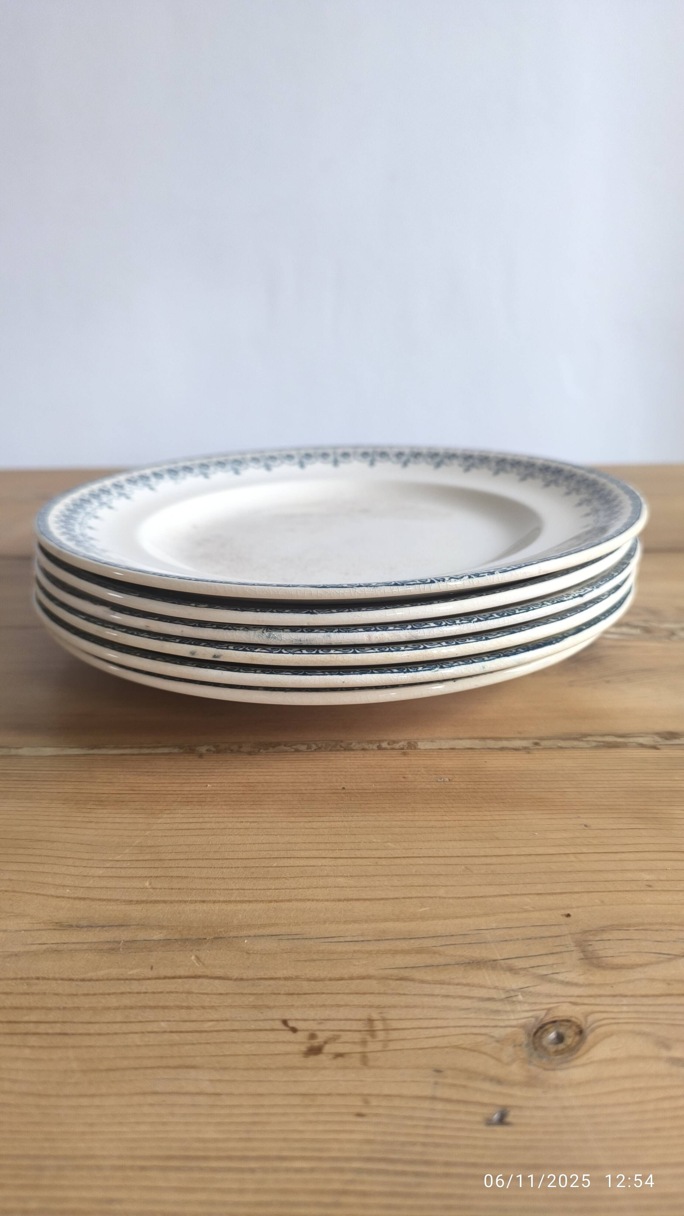 Set of 6 ironstone plates