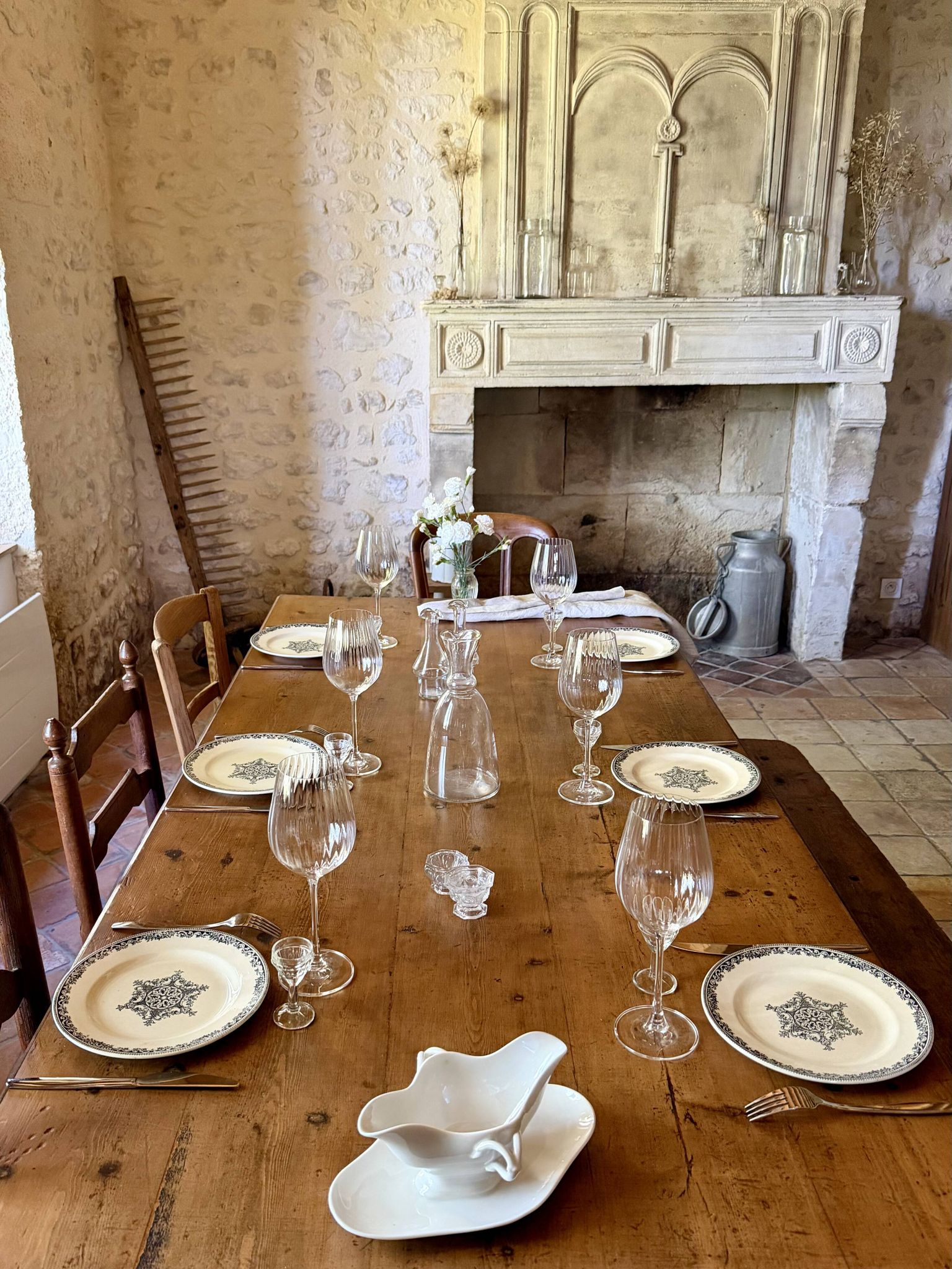 Flat plates Jules Vieillard Bordeaux in ironstone