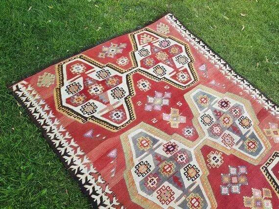 Vintage Turkish kilim, handwoven, 140x191 cm.