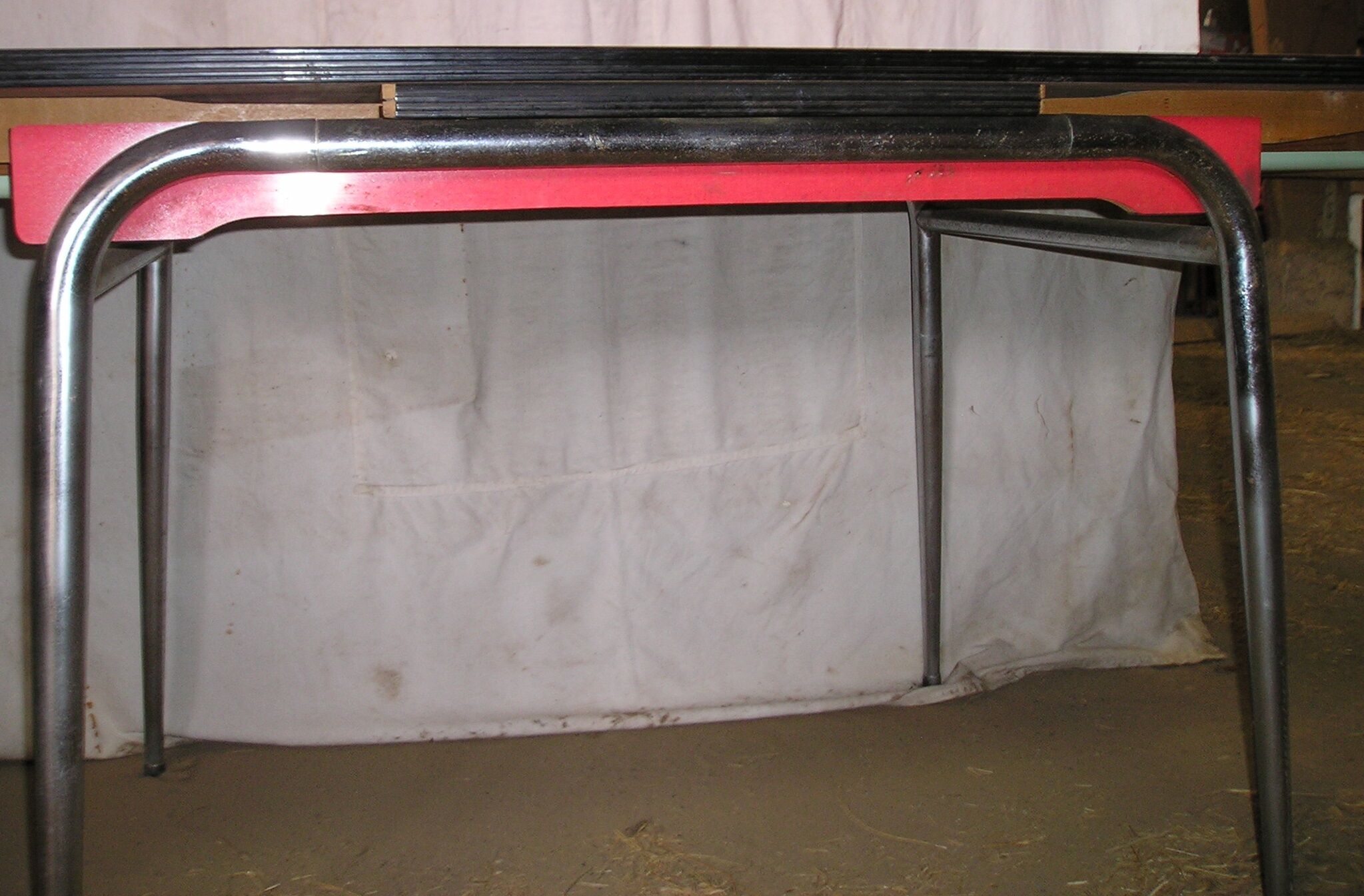 Table formica red 1970