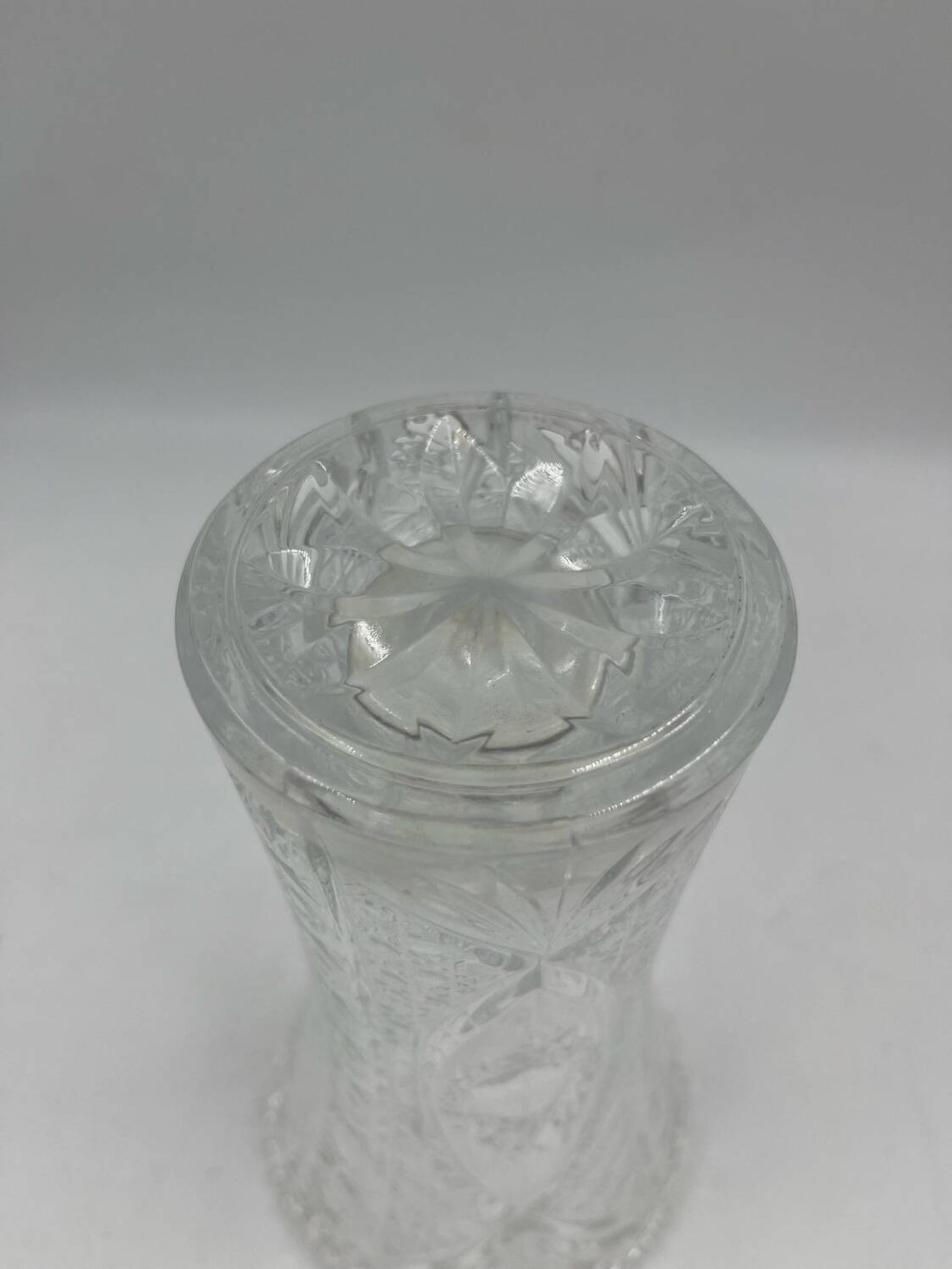 Grand vase Cristal de Bohème taillé