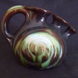 Vase with 3 flowers in the shape of a ceramic snail from Thulin (Belgium)
