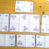 Nappe à thé et ses 6 serviettes brodées mains