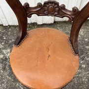 Chaise de harpiste en noyer massif milieu 19ème