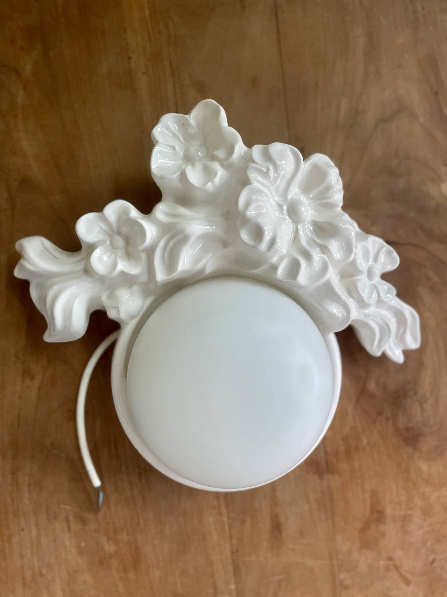 Ceramic wall light