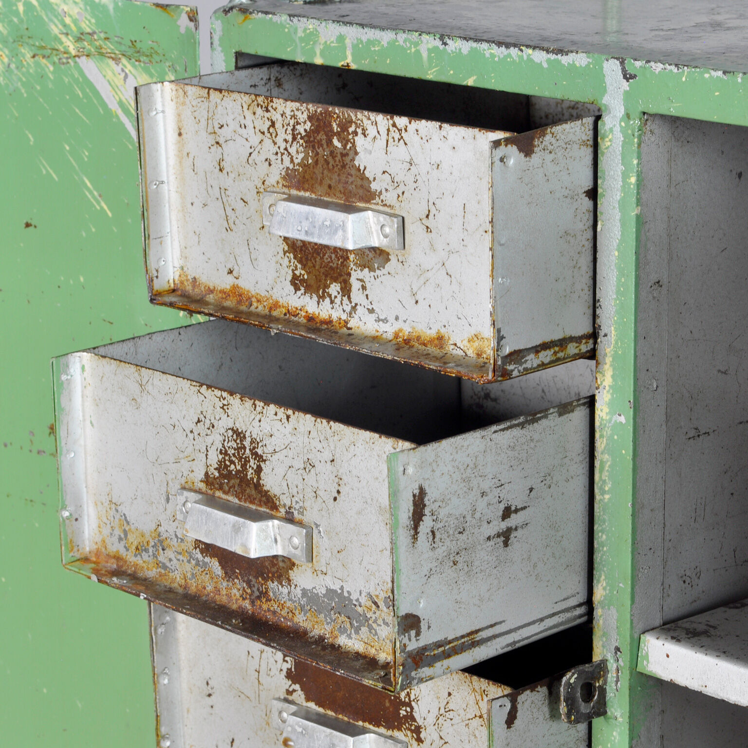 Armoire en fer industriel avec 4 tiroirs, années 1960