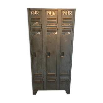 Vestiaire industriel vintage