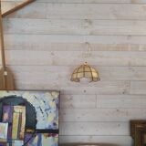 Mother-of-pearl suspension