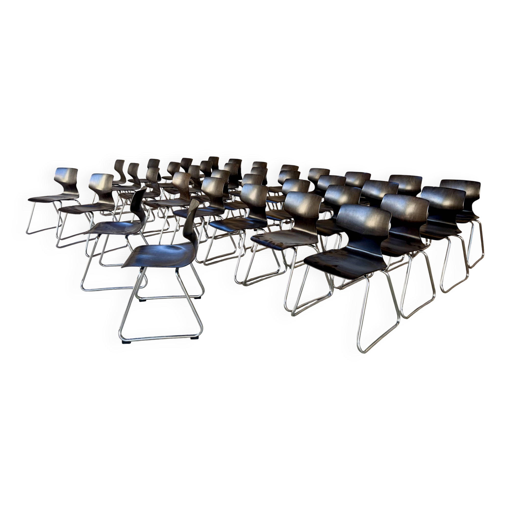 ✨ Set of 100 black Pagholz Flototto chairs – Chrome tubular frame