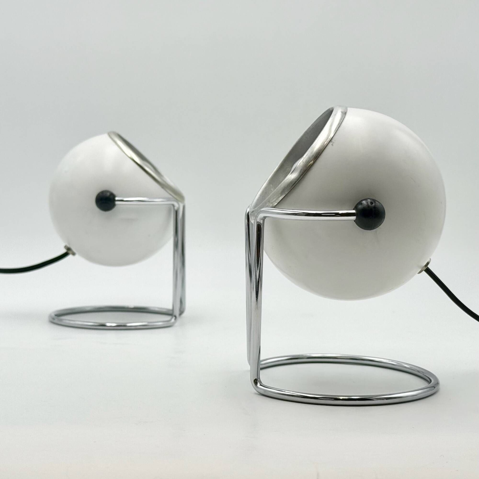 Pair of Rare Targetti Eyeball Lamps in White and Chrome, Italy, 1970s
