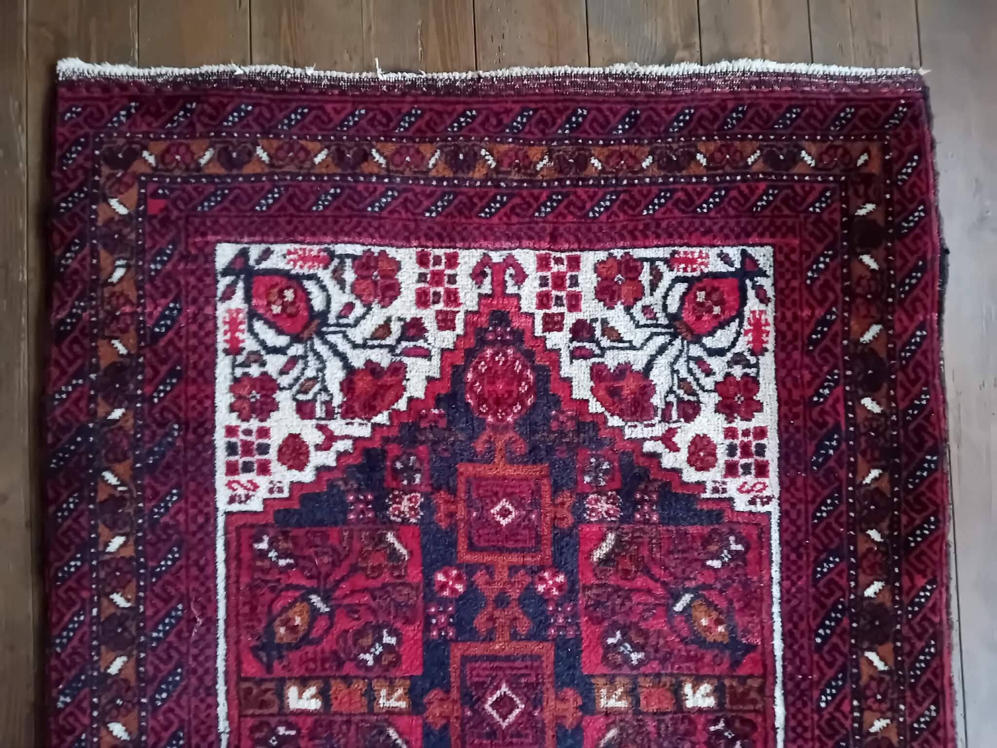 Handmade Belouch Persian rug 172x87cm