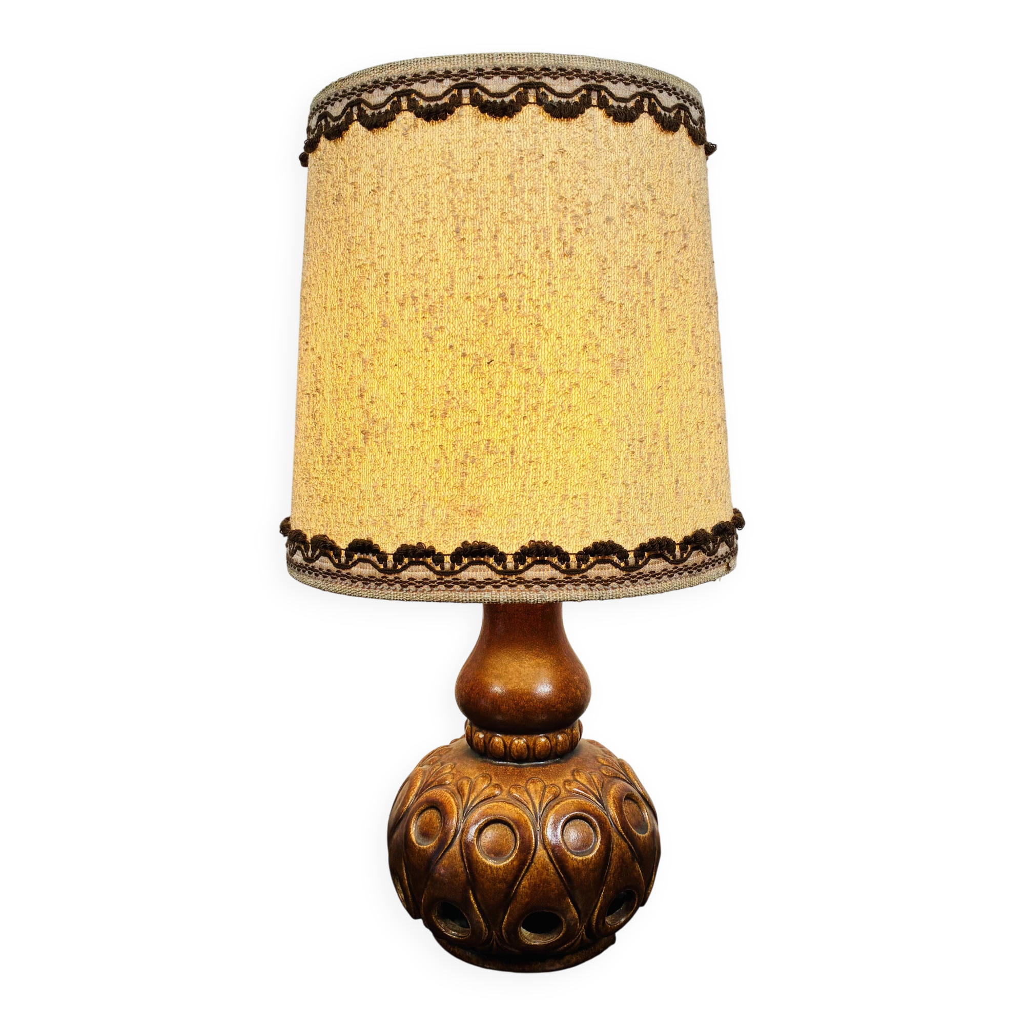 Vintage 70s Table Lamp - Sculpted Ceramic with Shade